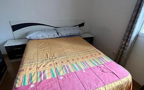 Habitacion Matrimonial En Piso Compartido En El Centro De Madrid